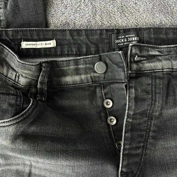 Jack and Jones men’s Jeans - Picture 4 of 7
